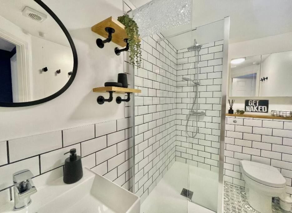 Lovely 2-Bedroom Bristol Apartment. Free Parking. エクステリア 写真